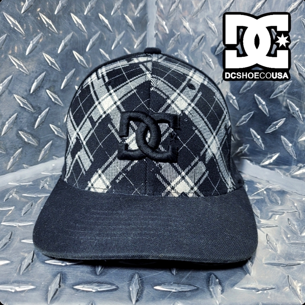 2FOR$40 DC SHOES Flexfit cap